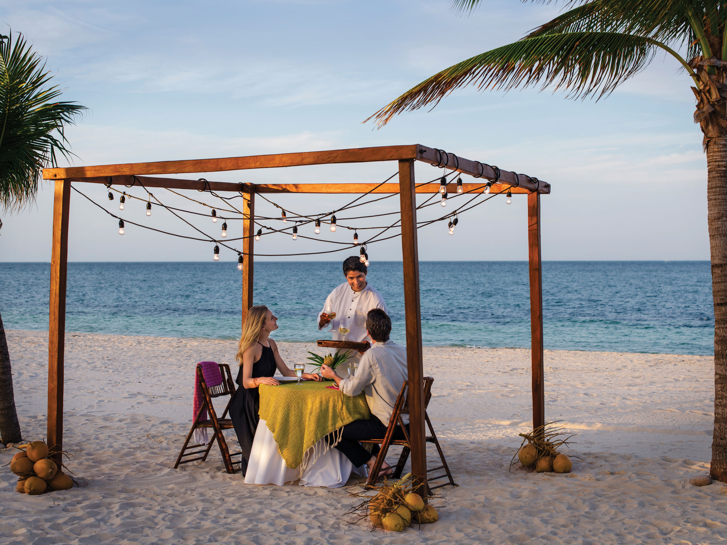 Best All Inclusive Honeymoon Resorts with Romantic Dinner on the Beach