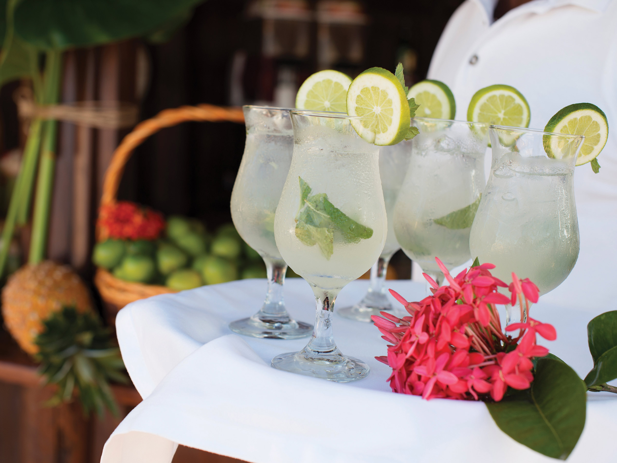 Best Bars in a Cancun Resort Best Bars in a Cancun Resort