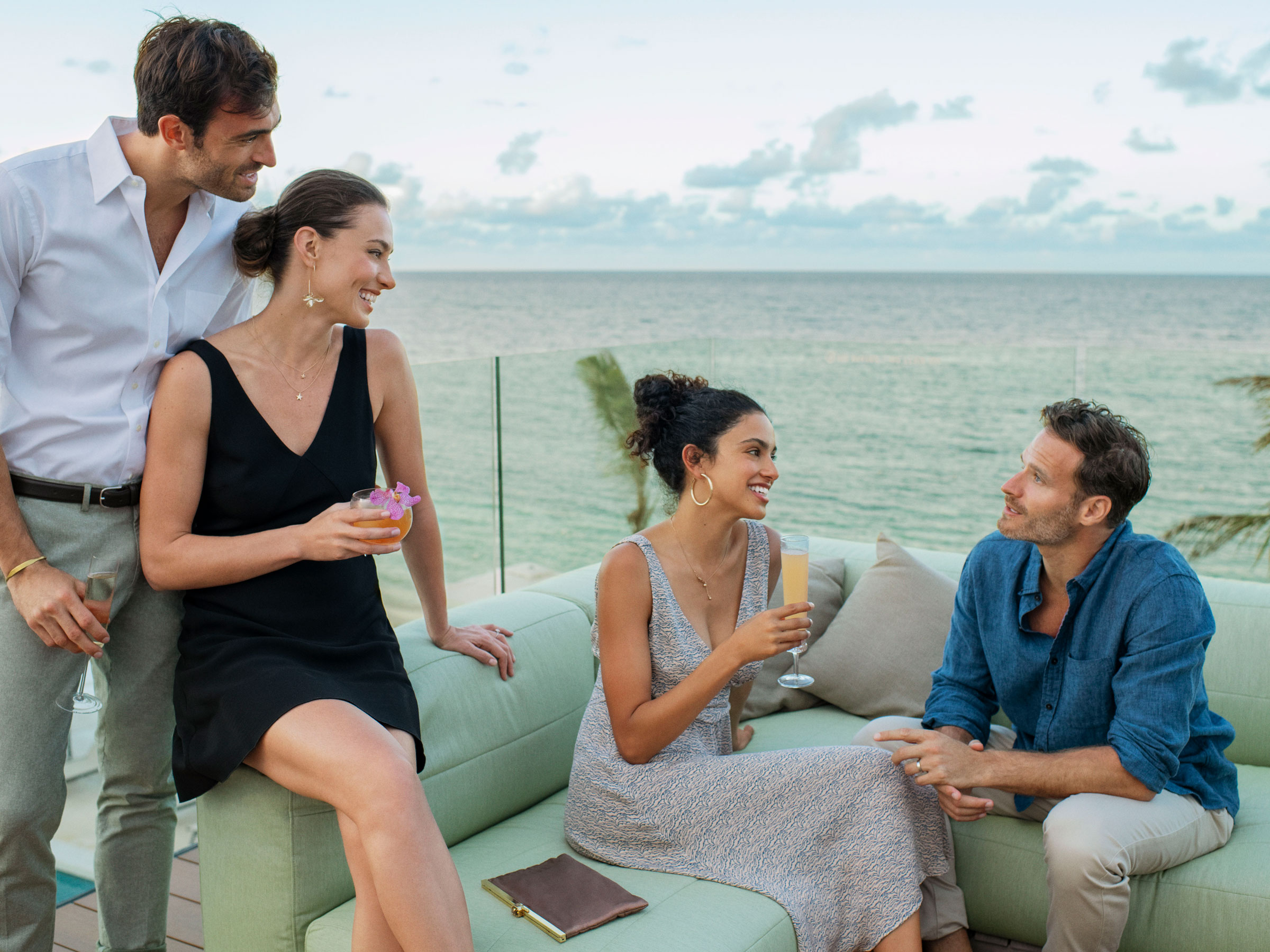 Sunset Cocktails at Rooftop Bars in Jamaica Sunset Cocktails at Rooftop Bars in Jamaica